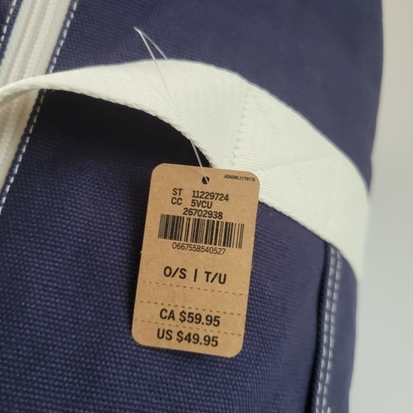 Pink Victoria's Secret NWT Canvas Duffle bag. - Picture 11 of 11